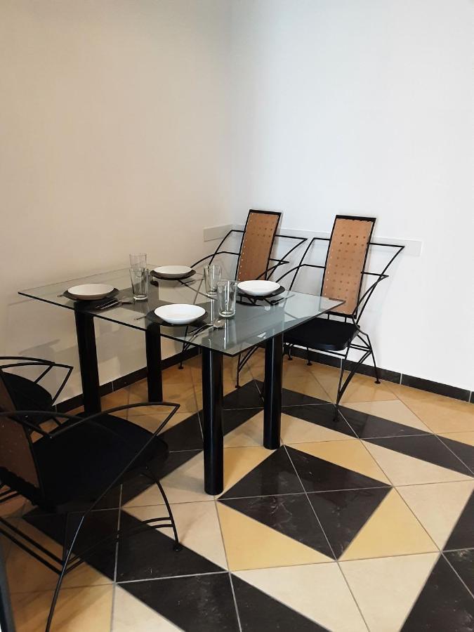Phoenix Apartment *